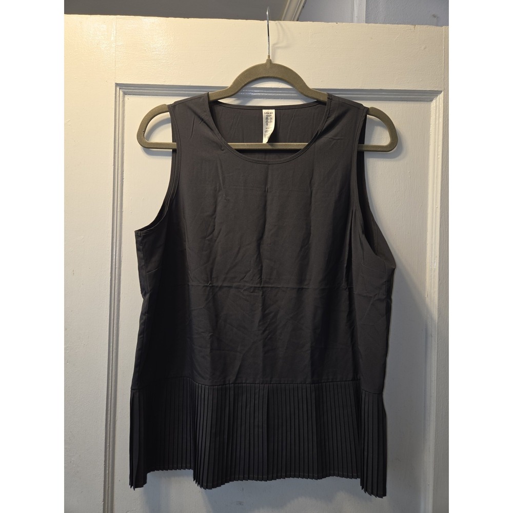 Spanx Yes! Pleats Tank Top size Medium NWT Career Tennis Very Black Blouse